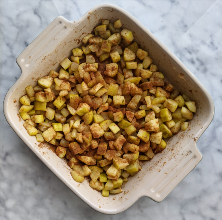 Keto Apple Crisp (With a Secret Ingredient!) Hungry Edit Zuchhini!