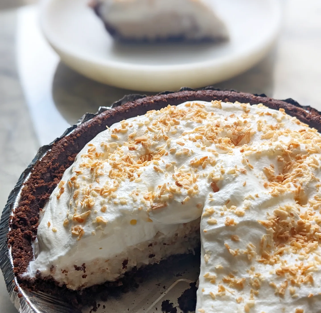 Keto Coconut Cream Pie (Easy Recipe!) Hungry Edit